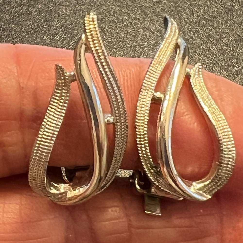 Sarah Coventry "Stunning" Collection Silver Tone 1950's Clip On Earrings